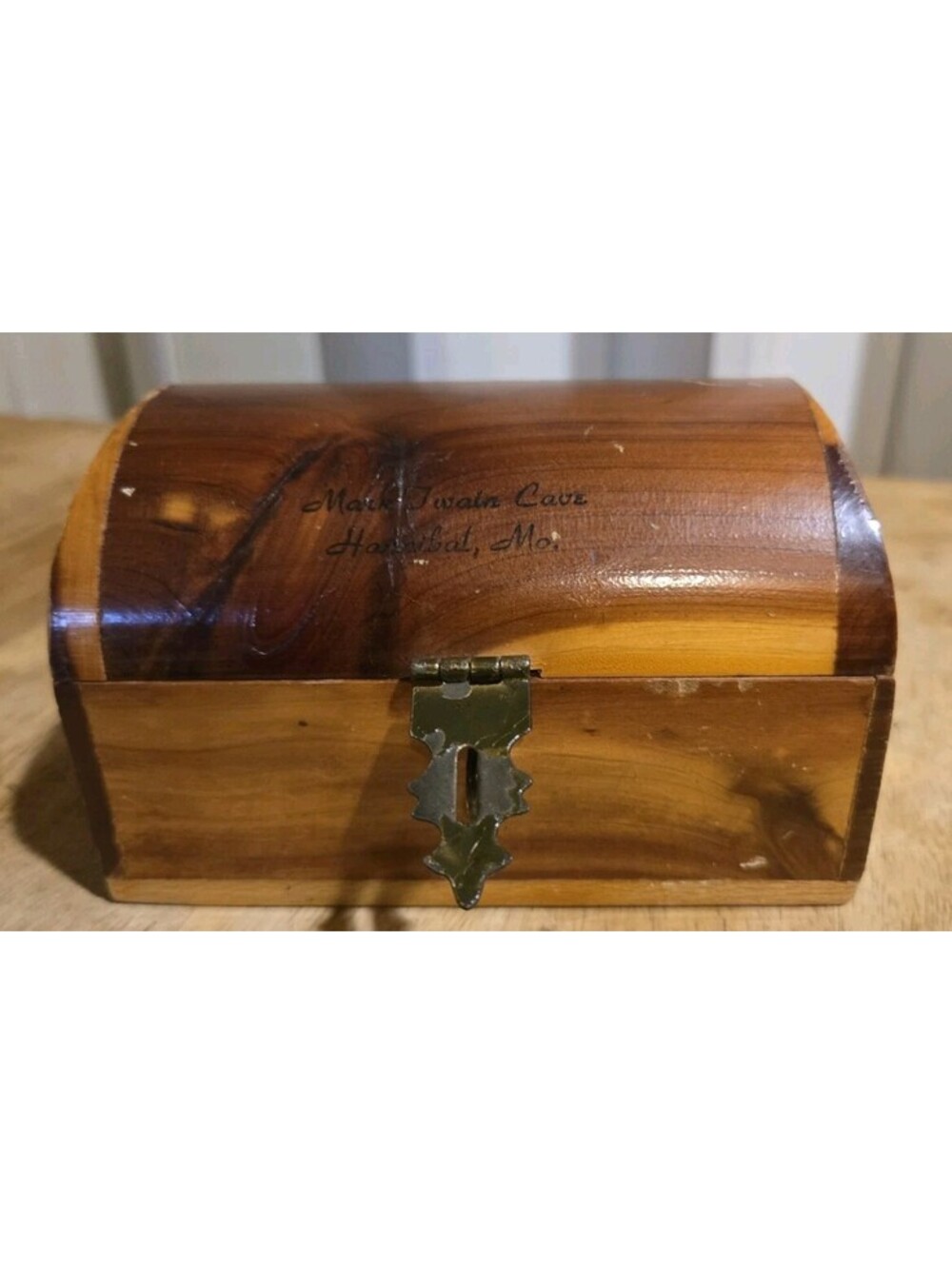 Vintage Wood Cedar Trinket Box Mark Twain Cave Hannibal Mo Souvenir 4.5x3x3 Inch